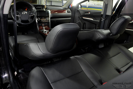 Toyota Camry - шумоизоляция салона и перешив сидений